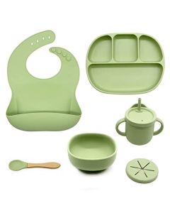 KITCHLAB | Vajilla de silicona primeros alimentos para bebe, niño y niña | 5 piezas | Babero + Tazón + Cuchara + Vaso con 3 tapas | Libre de BPA, grado alimenticio impermeable y fácil de lavar (Green)